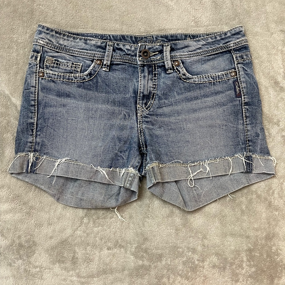 💜SILVER JEAN Shorts, Size 28